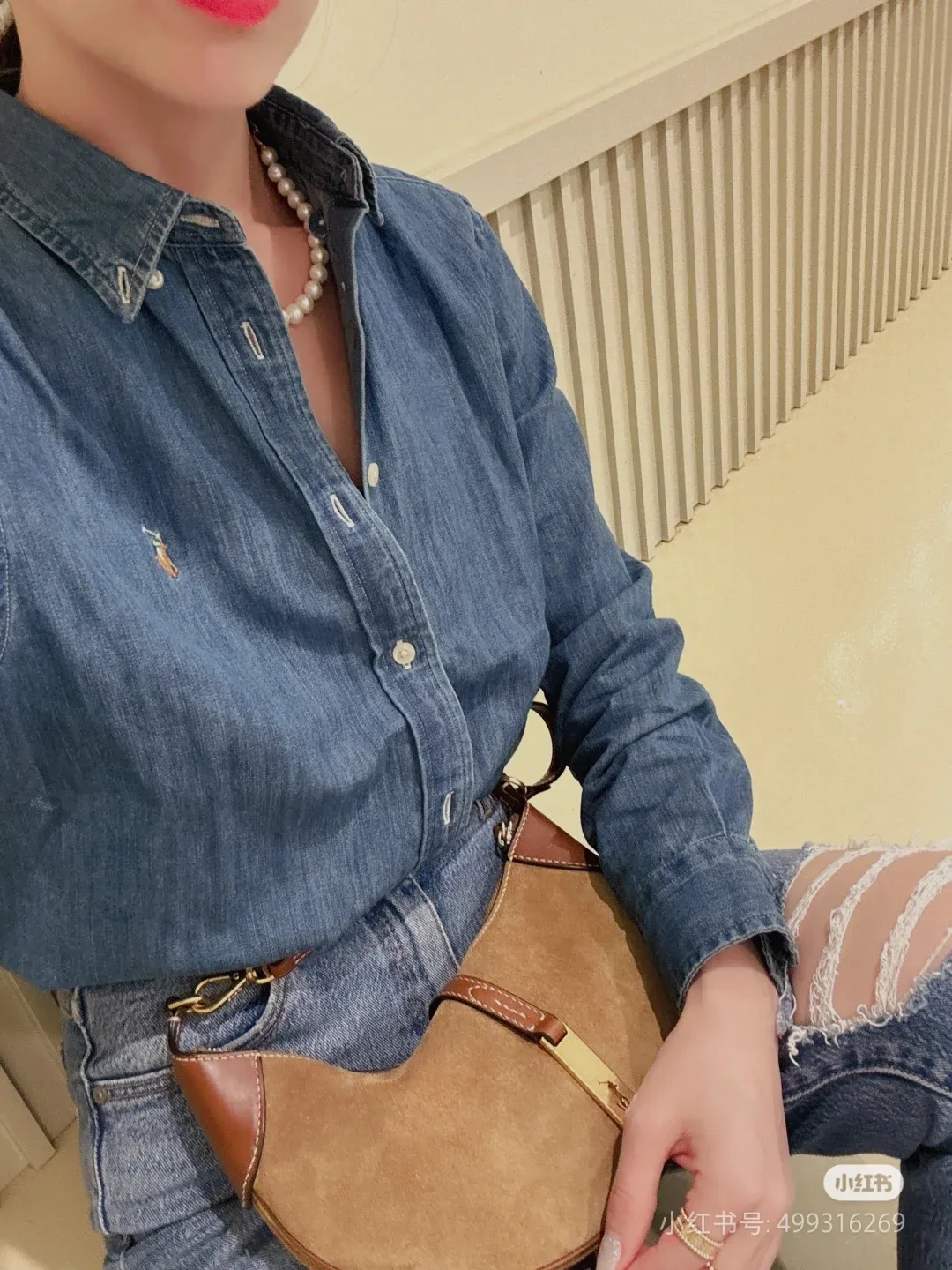 P270 💰 "Top Quality" Style Number: CY106# [Ralph Lauren American Retro Goddess Versatile Shirt Long Sleeve] ✅Ralph Lauren star's popular all-match denim shirt long sleeve for all seasons ✅Top ceiling quality ZP original development, real objects can be compared at will ✅Original fabric washed and hand polished, soft and comfortable, vertical and stylish ✅Casual style tailoring, back splicing, short front and long curved hem ✅Customized dyed original pearlescent white buttons, size divisions, lapels slightly dropped to the shoulders, ✅Length in the front to cover the crotch, and length in the back to the bottom of the hips. The upper body is simple and versatile and looks slimmer. ✅The upper body looks much better than the real thing. It can be worn alone and worn in all seasons. Highly recommended for goddesses. Size: S-L Color: Denim Blue